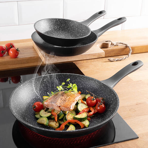 Bratpfanne in Granit-Optik
