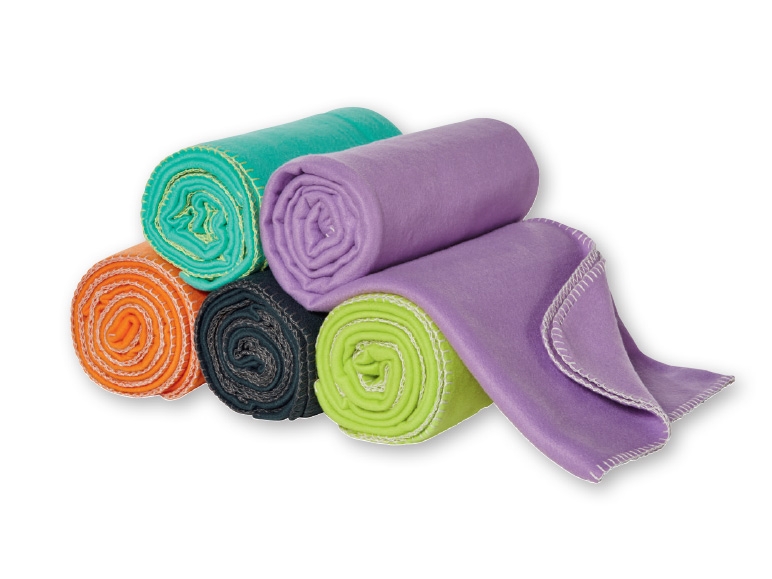 MERADISO(R) Knit Throw