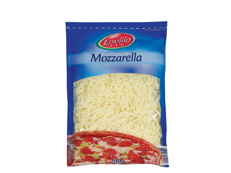 Mozzarella gerieben