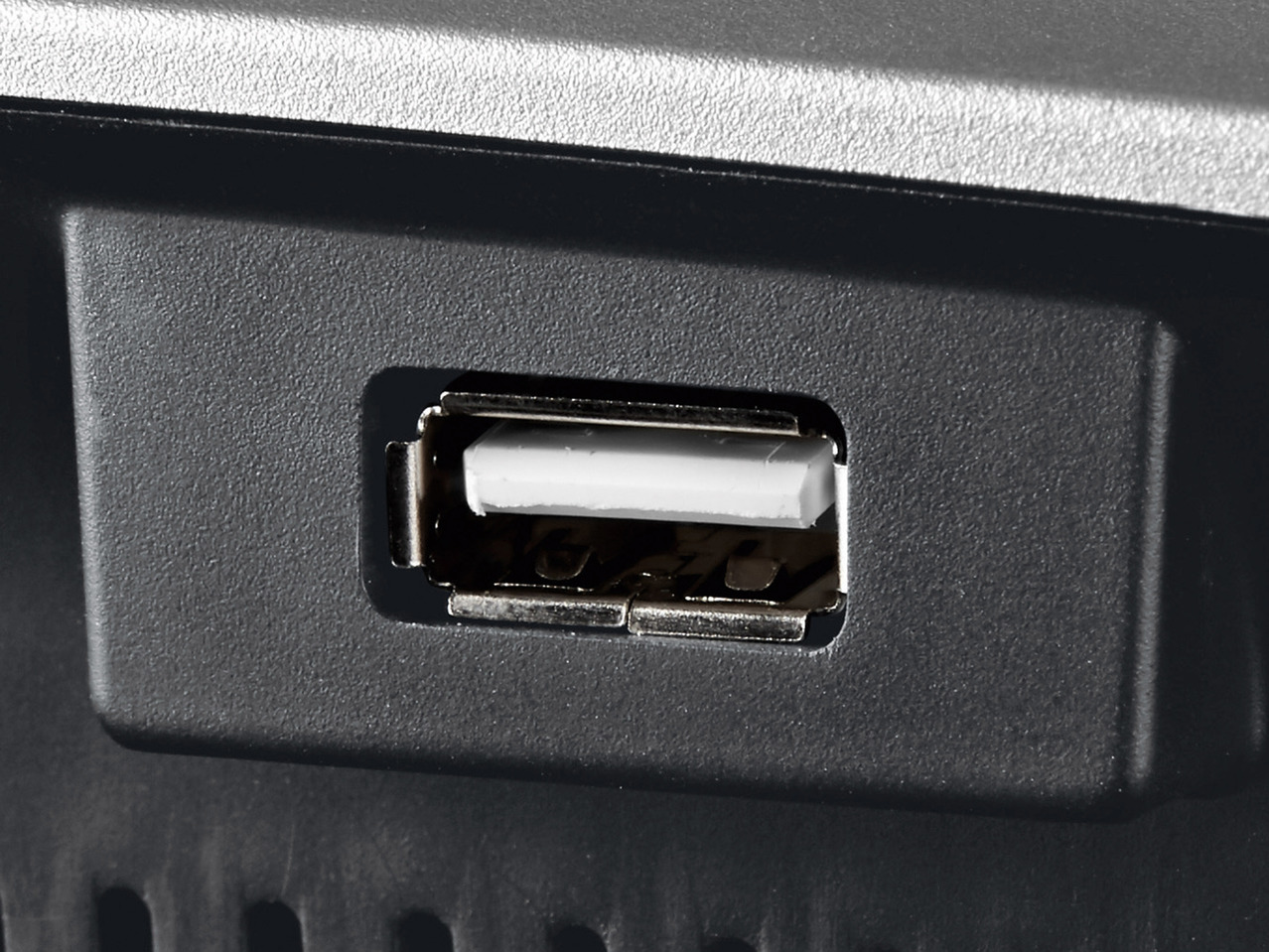 TRONIC Battery Charger With USB Port