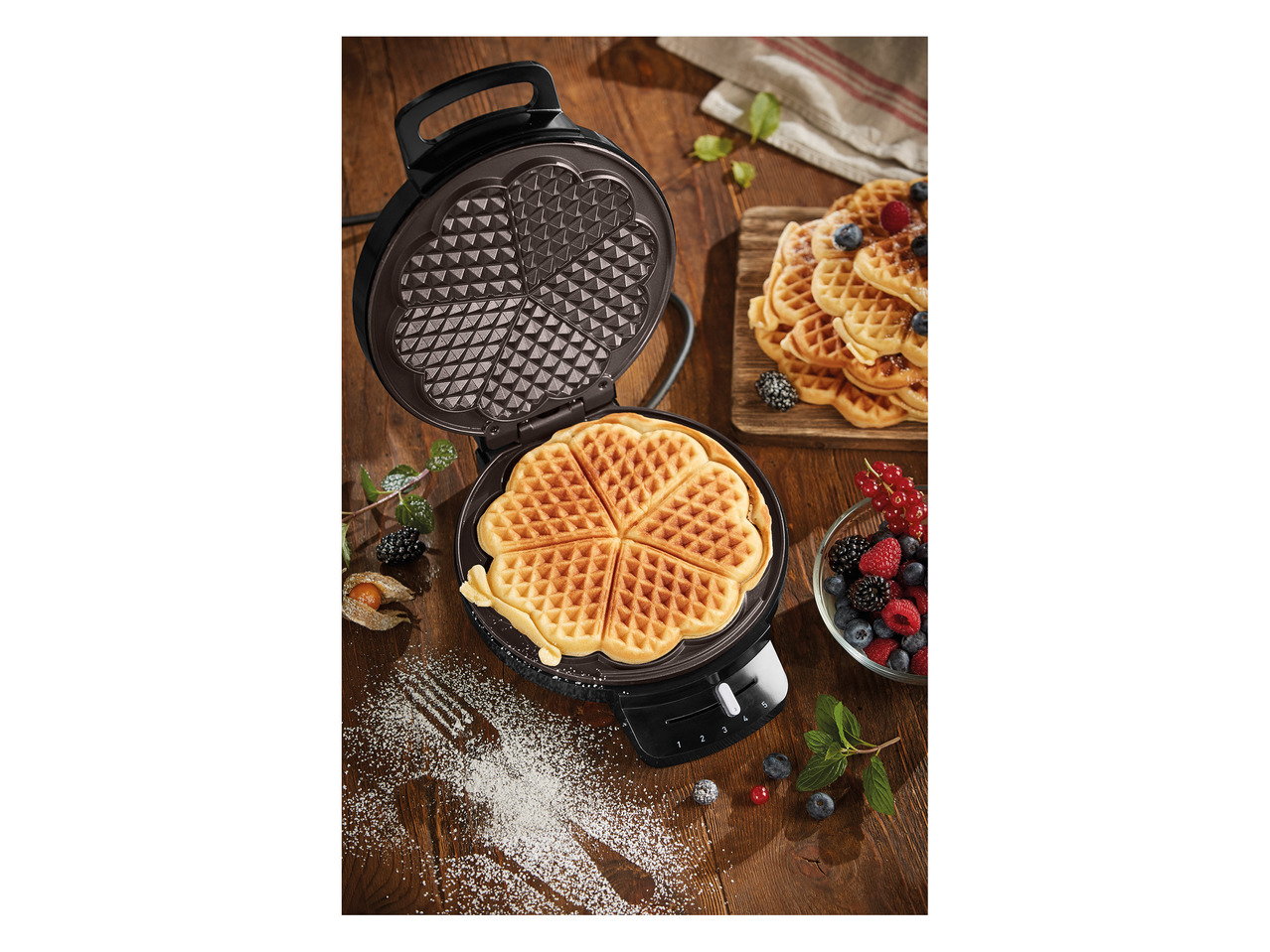 Silvercrest Kitchen Tools Waffle Maker1