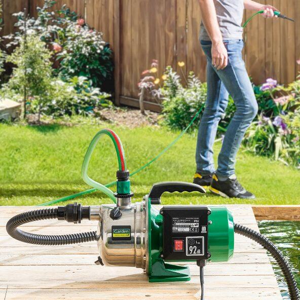 Pompe à eau de pluie