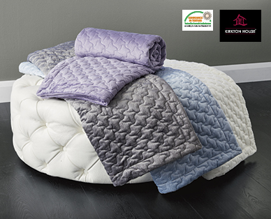 LUXURY RUFFLE THROW