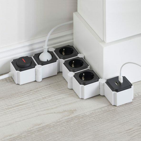 DURO 	 				Stikdåse med strømstik og USB