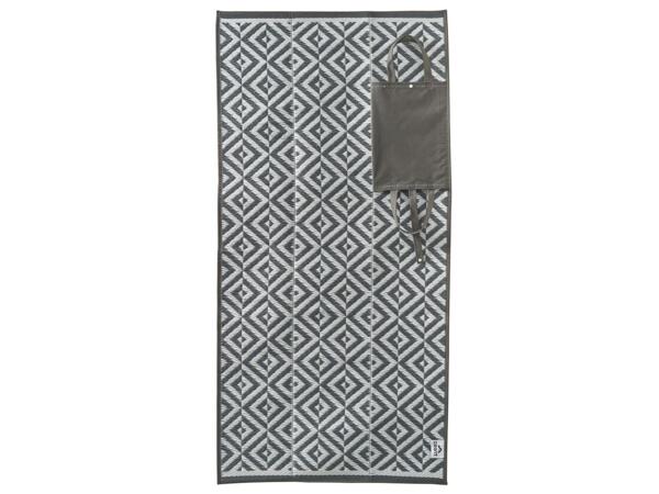 Foldable beach mat