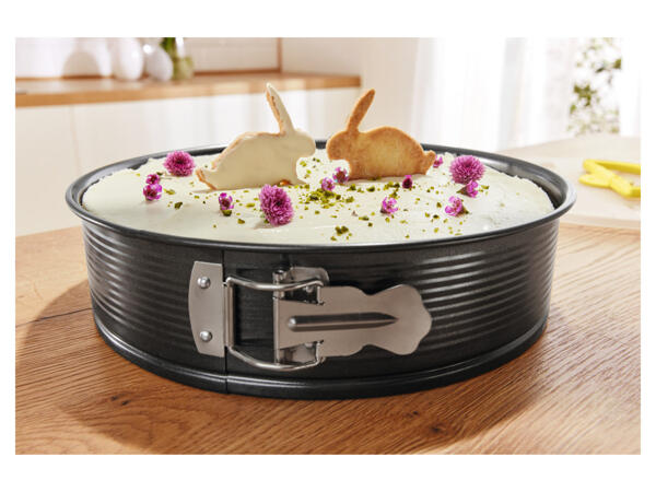 Cake tin Assortment