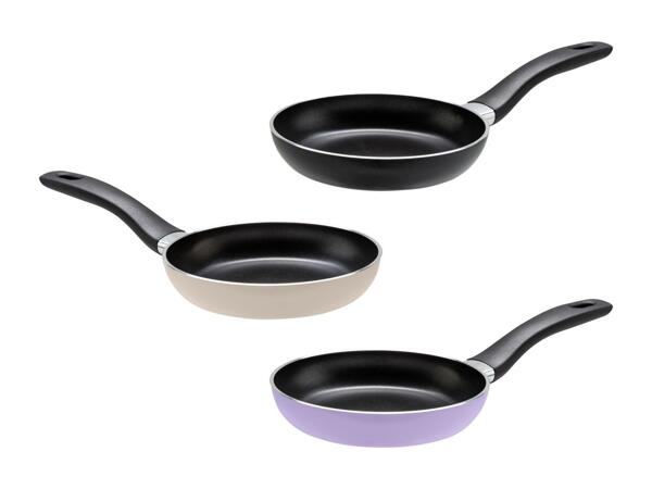 Petite poêle en aluminium