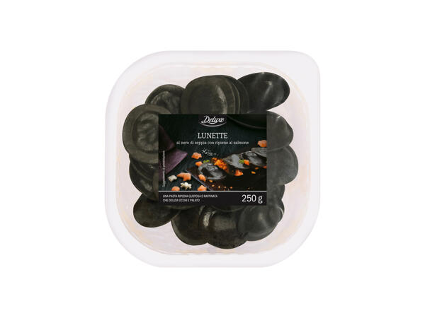 Lunette with Black Squid Ink filled with Salmon