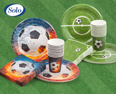 SOLO Einweggeschirr im Fußballdesign