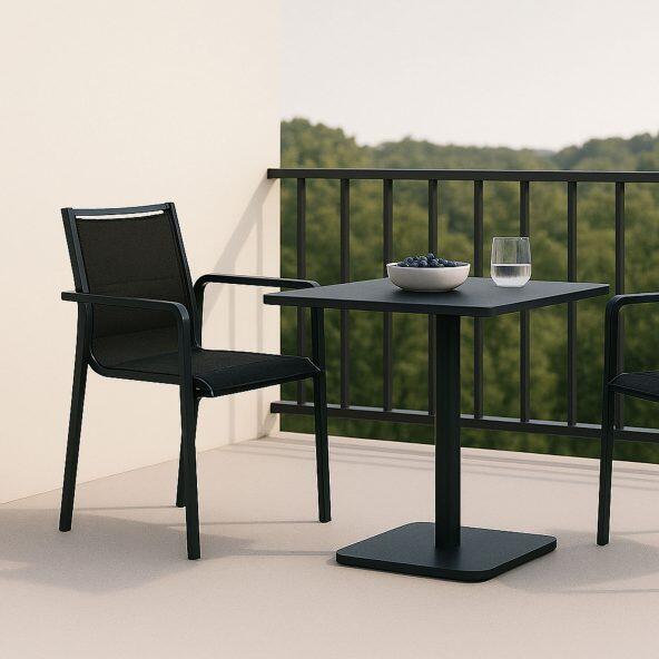 BELAVI(R) 				Chaise empilable en aluminium