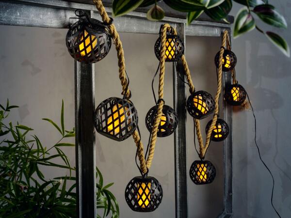 Solar Flaming Lantern String Lights