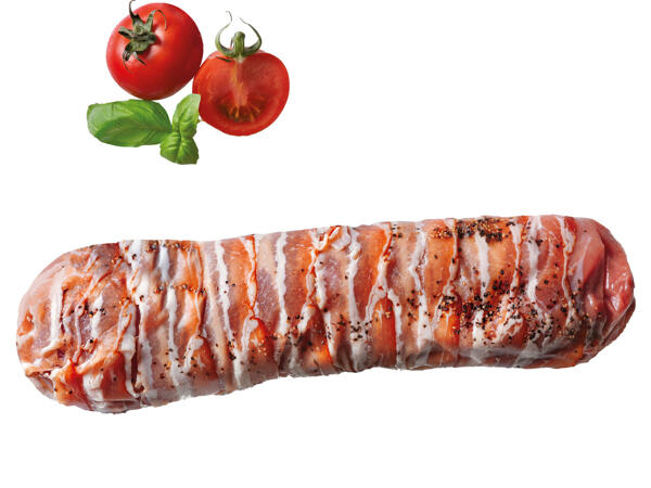 Frisches Schweinefilet im Speckmantel
