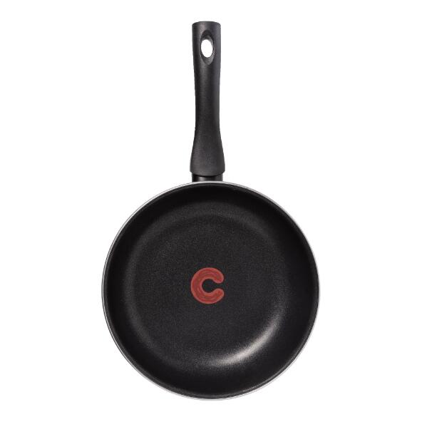 CROFTON(R) 				Poêle à économie d'énergie de 24 cm