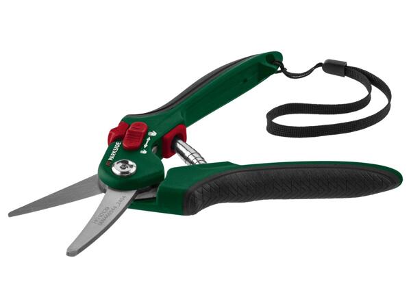 Anvil, bypass or universal secateurs