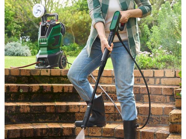 2400W Pressure Washer