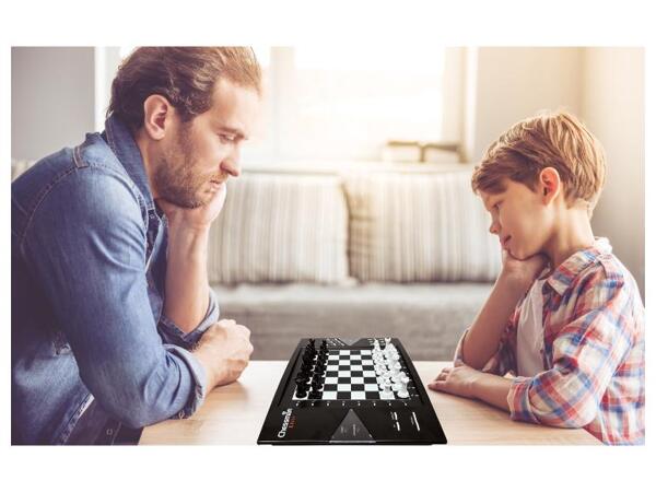Elektronická šachová hra Chessman Elite