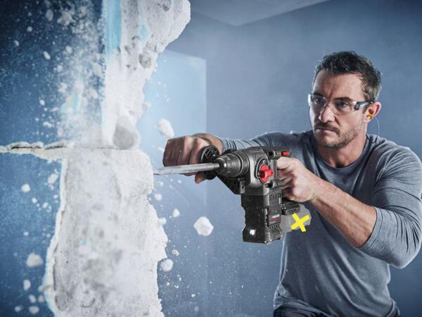 Cordless hammer drill