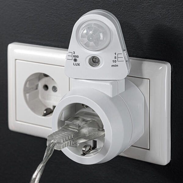 Steckdosenadapter mit Bewegungsmelder
