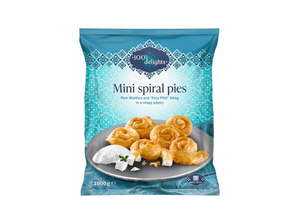 Mini spiral pies filled with cheese