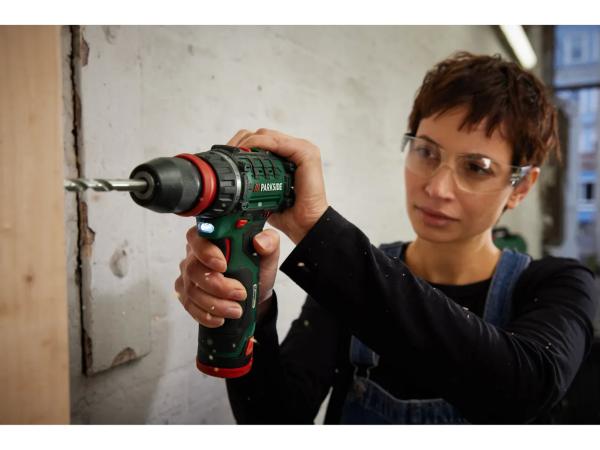 Cordless drill driver