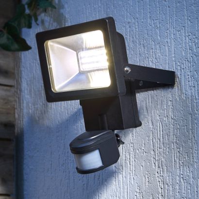 LED-Strahler mit Bewegungssensor