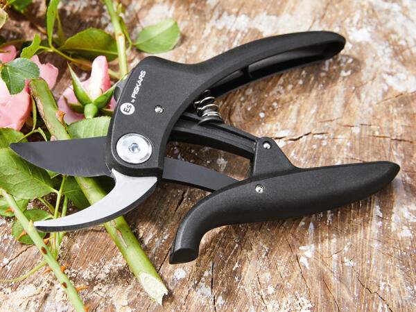 Fiskars(R) Gartengeräte, Bypass-Gartenschere