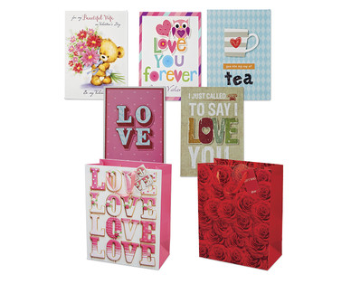 Large Valentine's Day Cards & Gift Bags