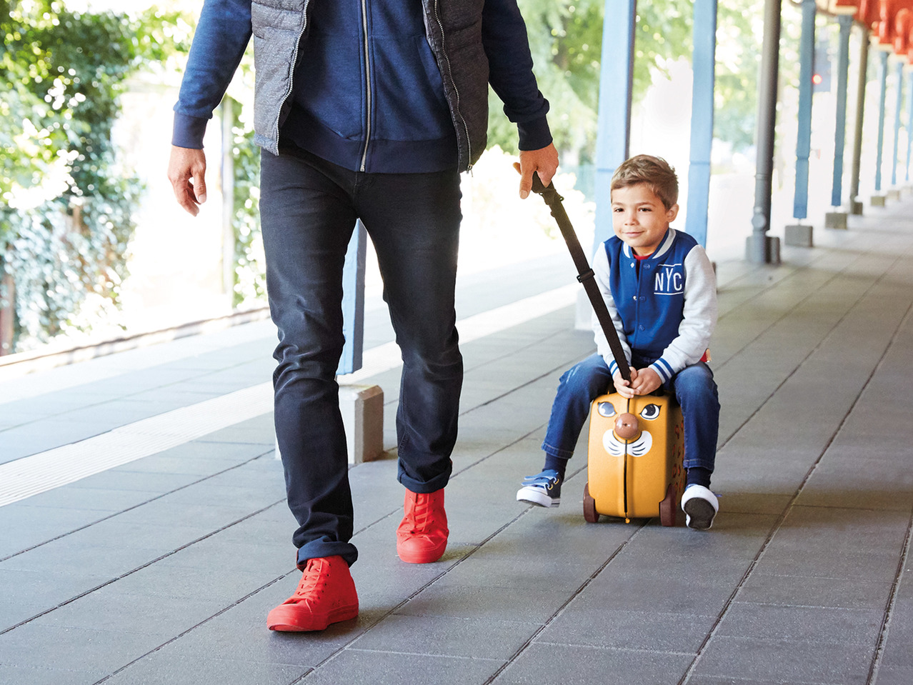 Top Move Kids' Ride-On Suitcase1