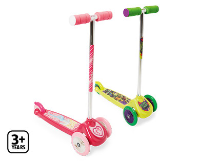 TRI-WHEEL SCOOTER