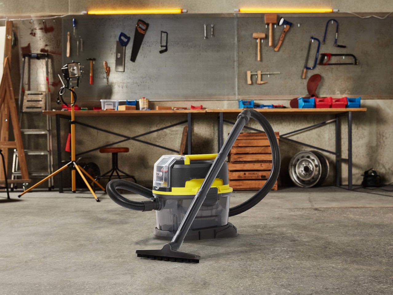 Cordless Wet and Dry Vacuum Cleaner