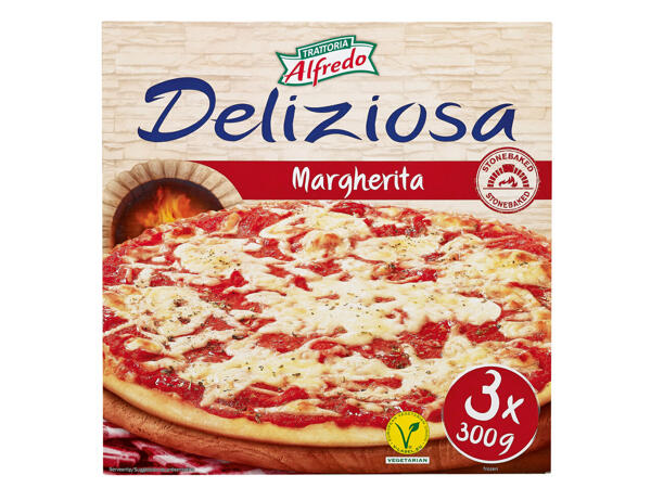 Pizza margherita cuite sur pierre