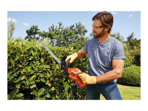 Black & Decker 18V 45cm Hedge Trimmer