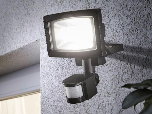 22W LED Spotlight