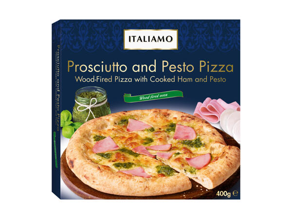 Pizza cuite au four de bois prosciutto e pesto