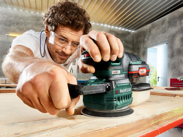 Cordless Orbital Sander