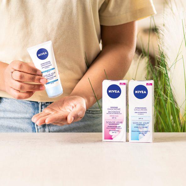 NIVEA(R) 				Dagcrème Essentials