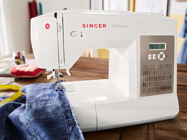 SINGER(R) Nähmaschine BrillianceTM „6180"