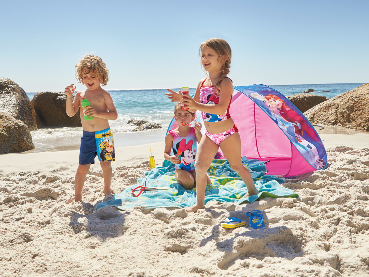 Pop-Up Beach Shelter1