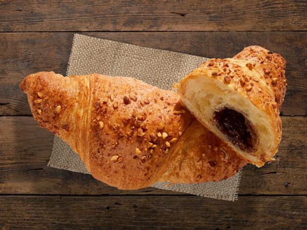 Croissant fourré au praliné noisette (valable uniquement en Suisse alémanique et en Suisse romande)