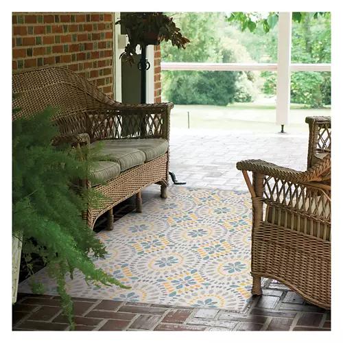 5' x 7' Outdoor Area Rug - Bright Medallions
