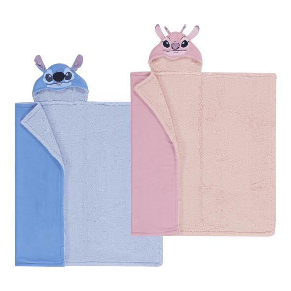 DISNEY(R) 				Couverture en polaire à capuche