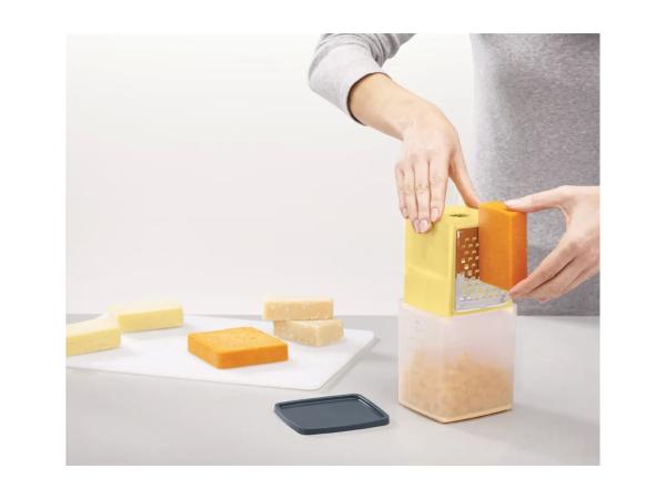 Joseph Joseph Box Grater With Collecting Base