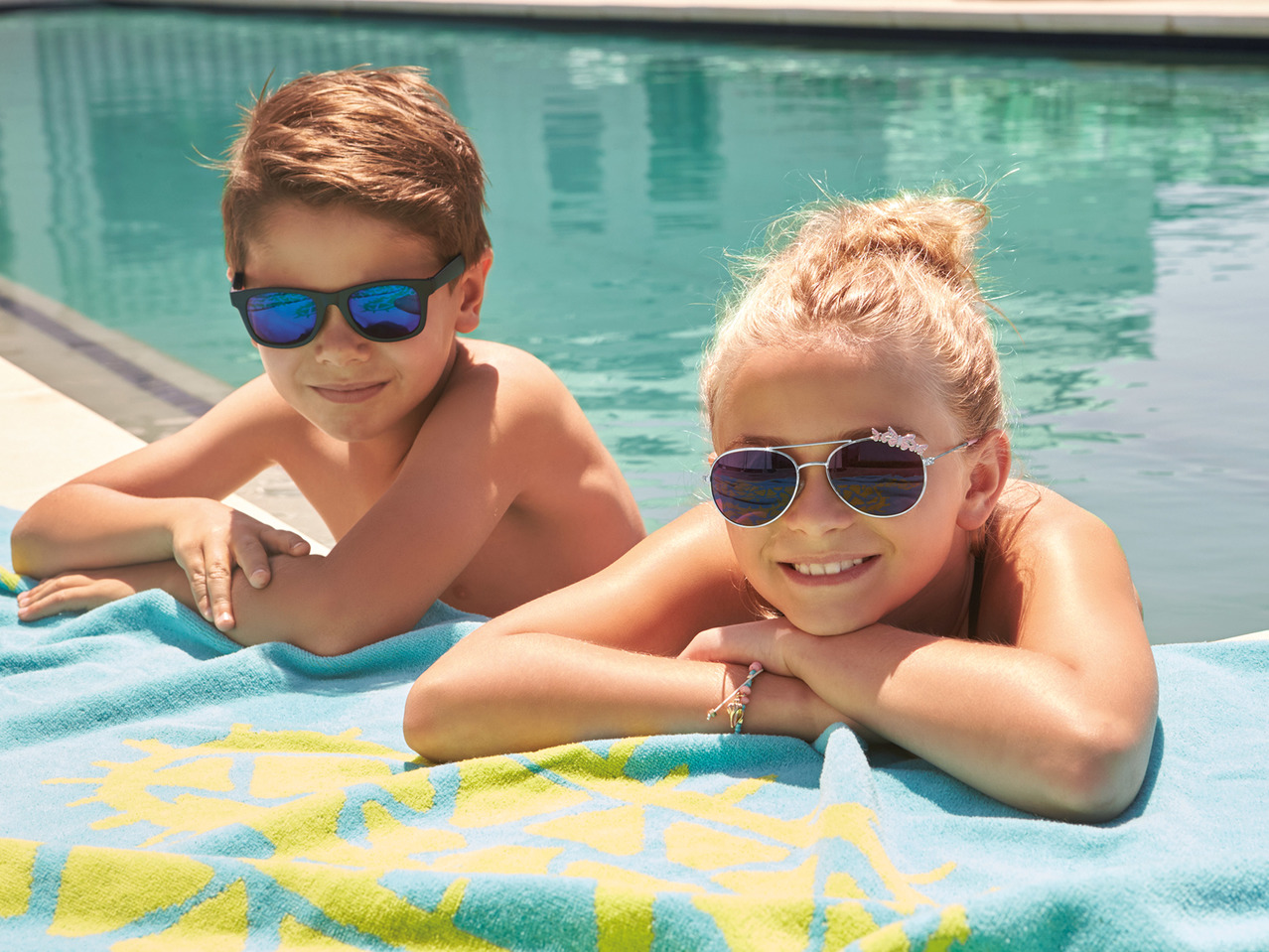 Auriol Kids' Sunglasses with Case1