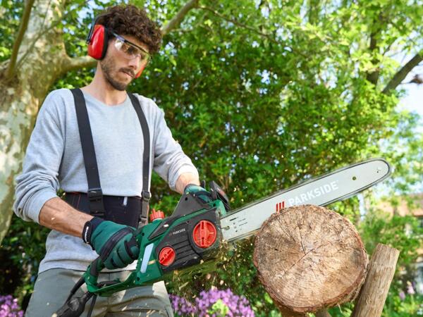 2200W Electric Chainsaw