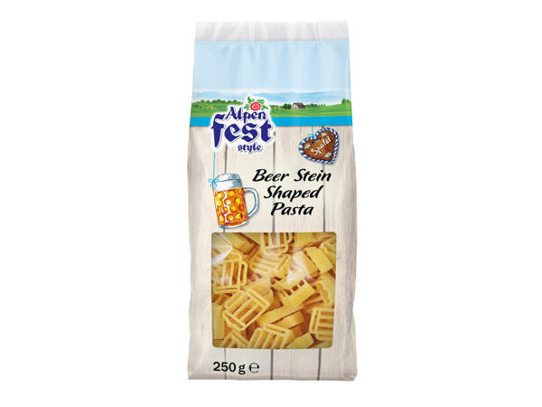 Pasta in Form eines Bierglases