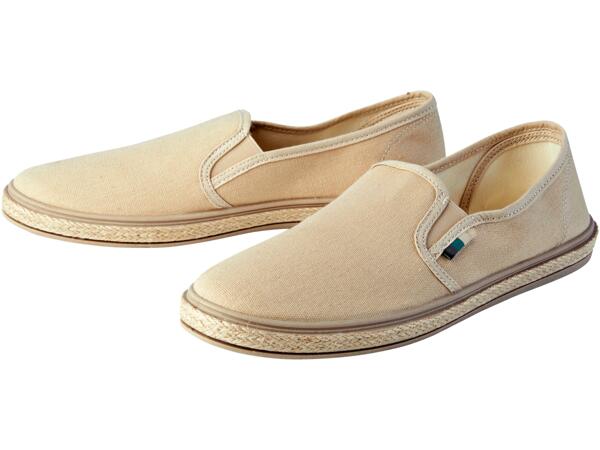 Men's canvas shoes