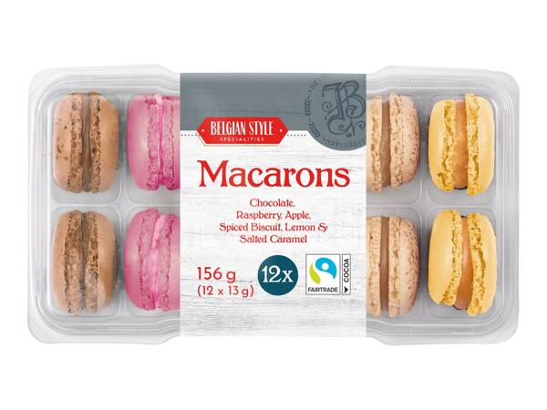 12 Macarons