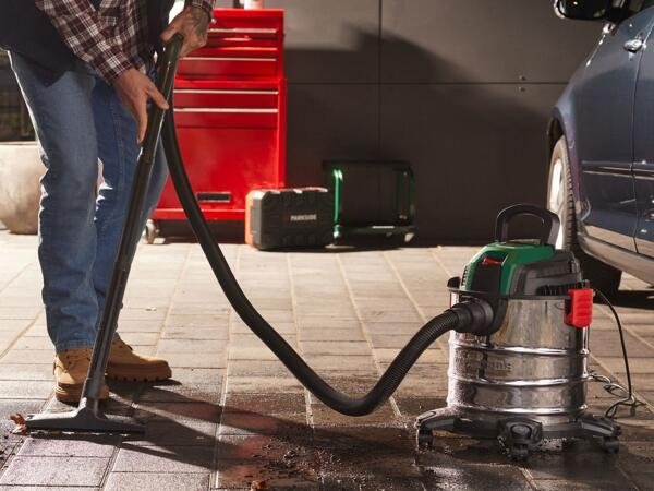 1300W Wet & Dry Vacuum Cleaner