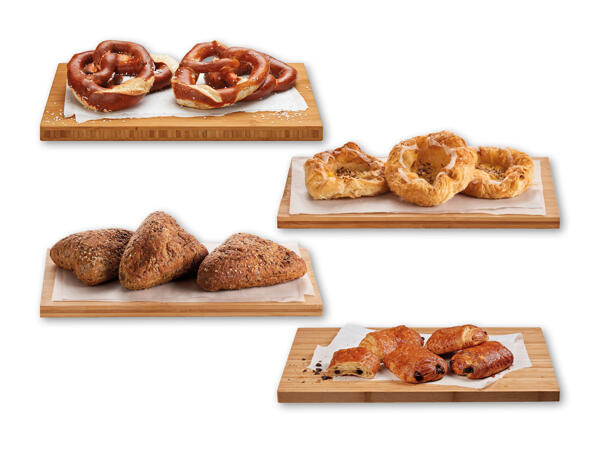 Brezel med groft salt/ Proteinbolle/ Spandauer/ Pain au chocolat