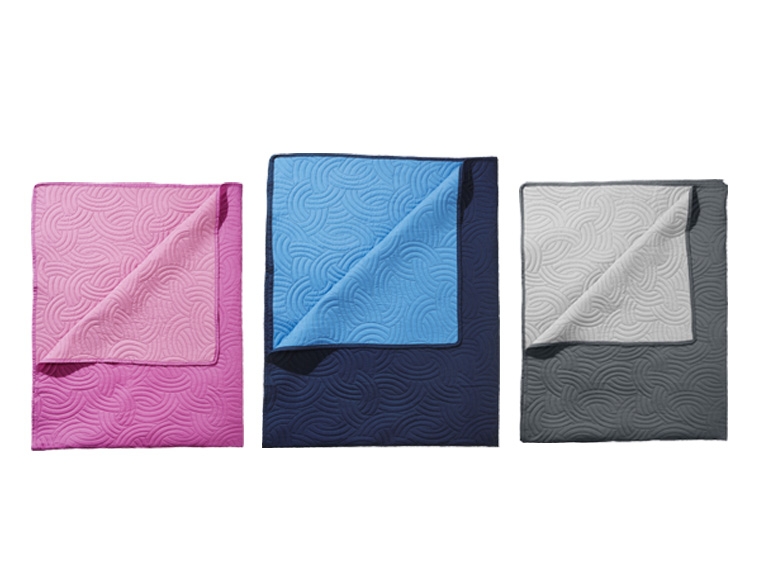 Meradiso Quilted Throw